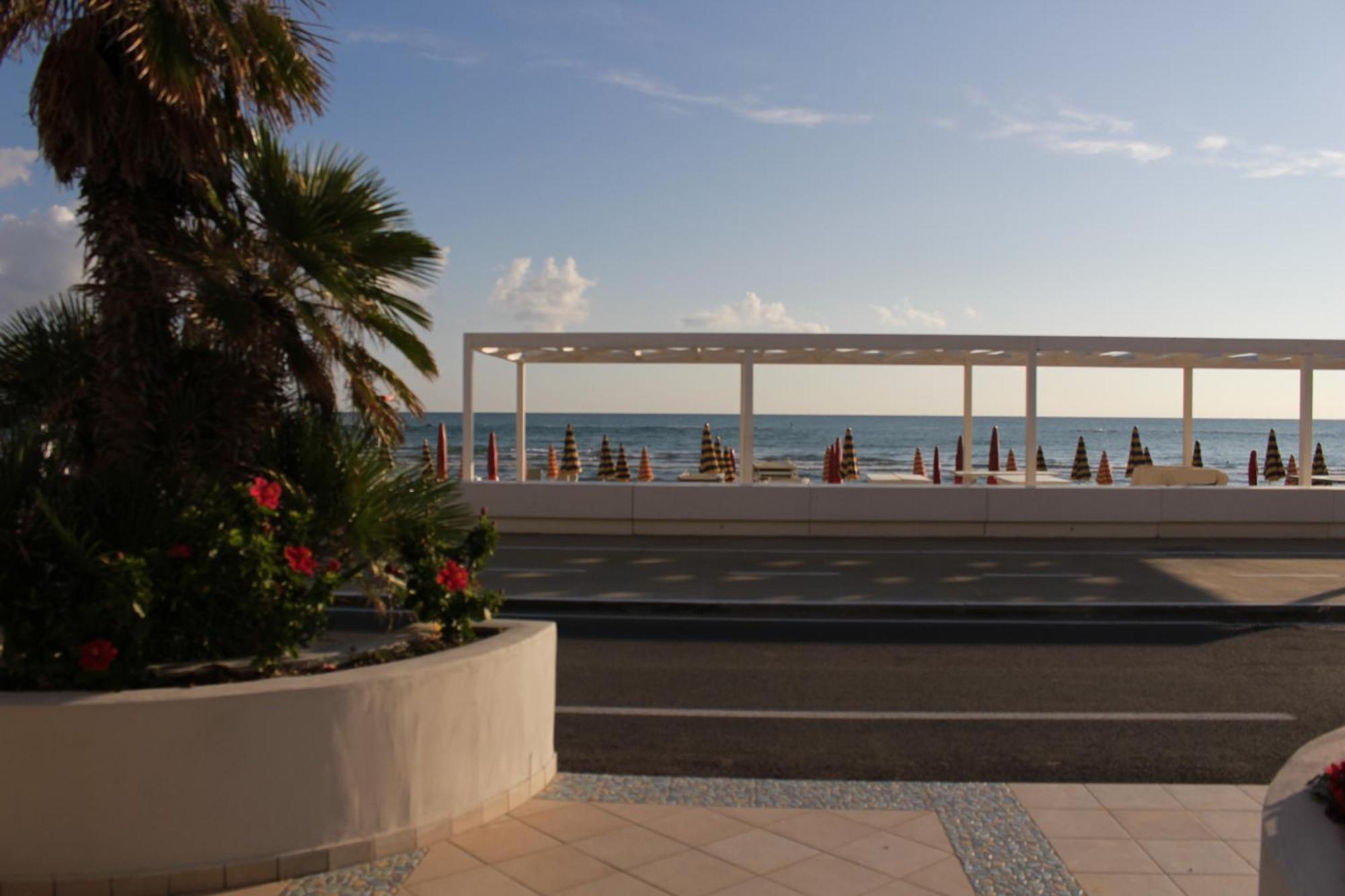 Hotel Caravel Marotta Dış mekan fotoğraf