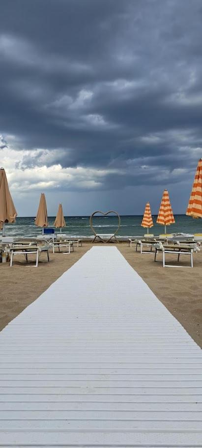 Hotel Caravel Marotta Dış mekan fotoğraf