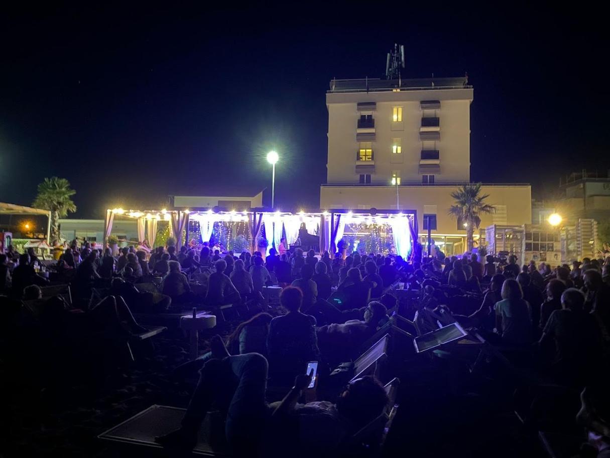 Hotel Caravel Marotta Dış mekan fotoğraf