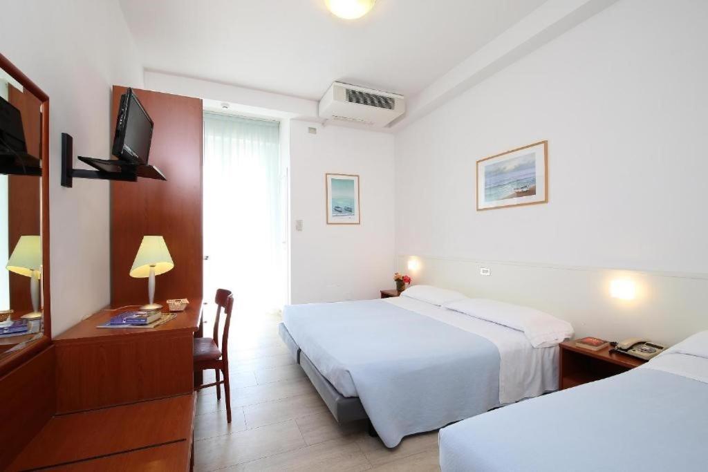 Hotel Caravel Marotta Dış mekan fotoğraf